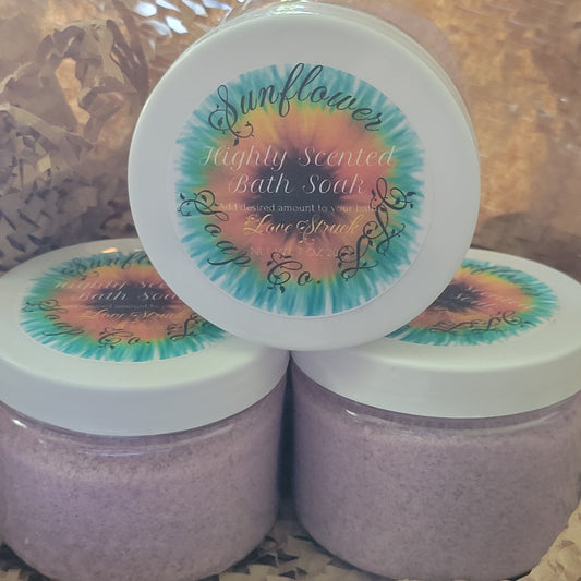 LUXURIOUS BATH SOAK LOVE STRUCK